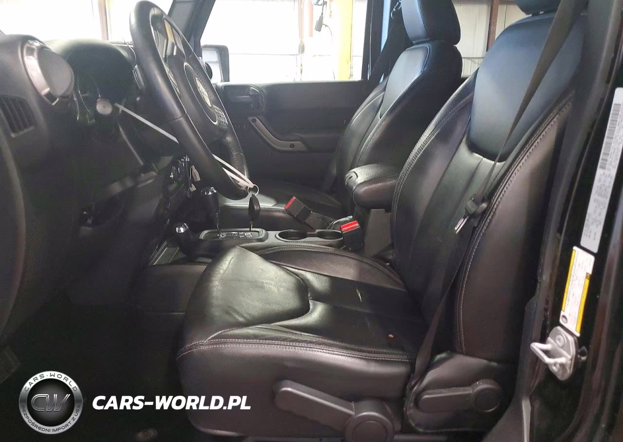 2018 Jeep Wrangler Unlimited Sahara VIN:1C4HJWEG8JL821422 - 7