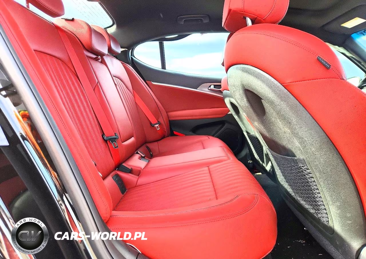 2026 Genesis G70 Sport Prestige VIN:KMTG54SE5TU170577 - 10