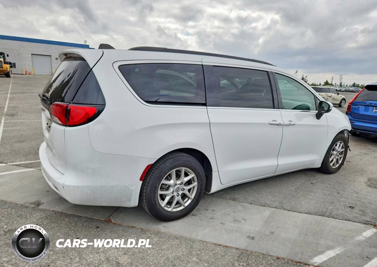 2021 Chrysler Voyager Lxi VIN:2C4RC1DG0MR521162 - 3