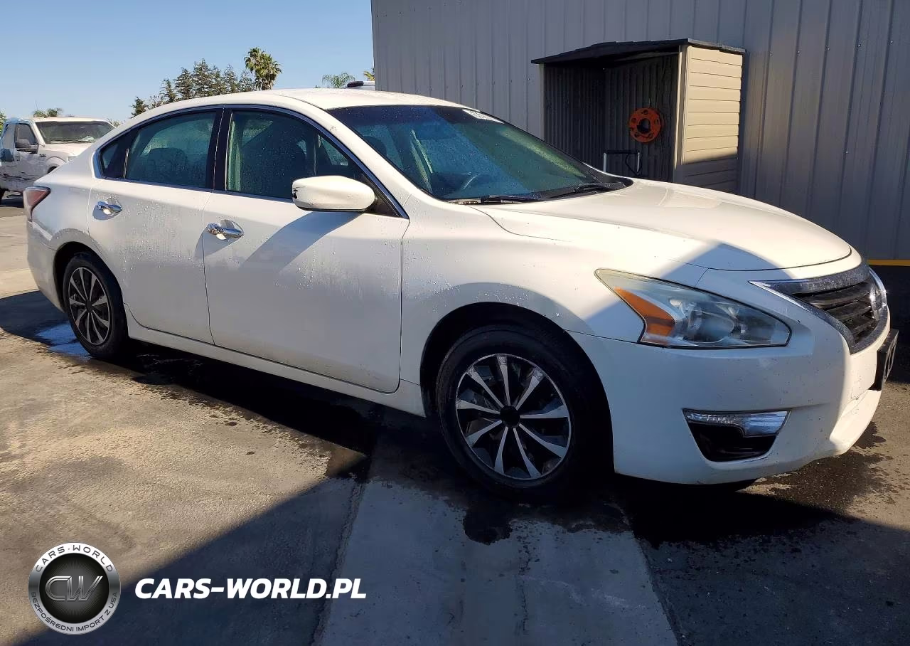 2014 Nissan Altima 2.5 S VIN:1N4AL3AP9EN343401 - 4