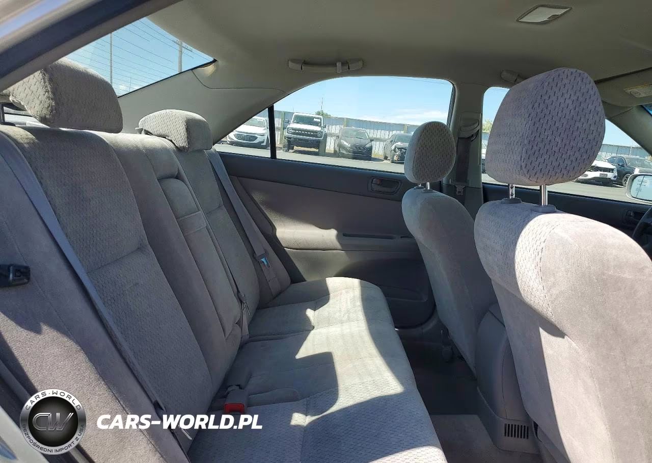 2002 Toyota Camry Le VIN:JTDBE32K520109003 - 10