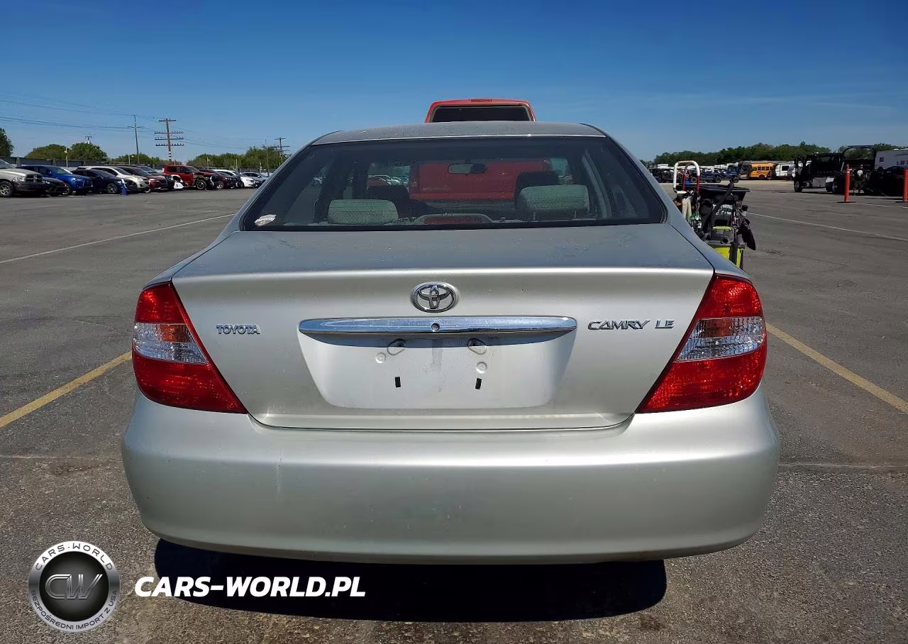 2002 Toyota Camry Le VIN:JTDBE32K520109003 - 6