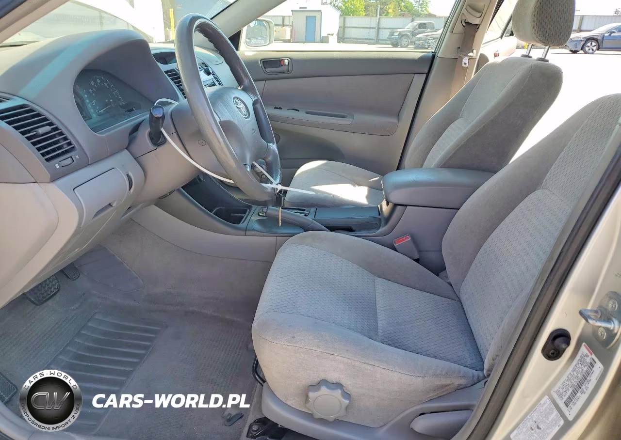 2002 Toyota Camry Le VIN:JTDBE32K520109003 - 7