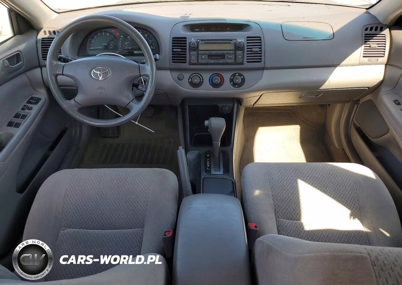 2002 Toyota Camry Le VIN:JTDBE32K520109003 - 8