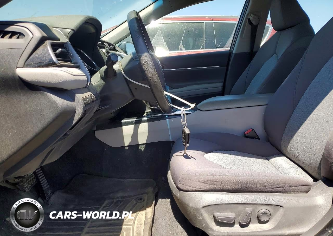 2020 Toyota Camry Le VIN:4T1C11AK6LU342044 - 7