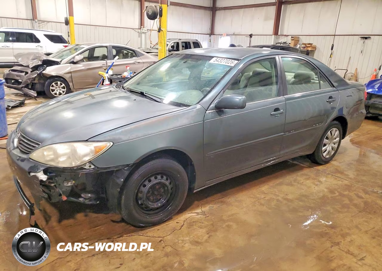 2005 Toyota Camry Le – zdjęcie 1 z 13