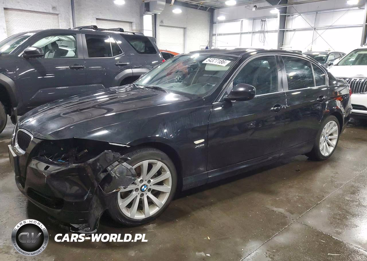 2011 BMW 328 Xi – zdjęcie 1 z 12