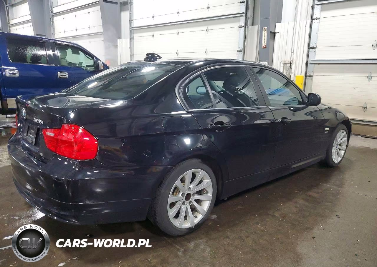 2011 BMW 328 Xi VIN:WBAPK7C5XBA817155 - 3