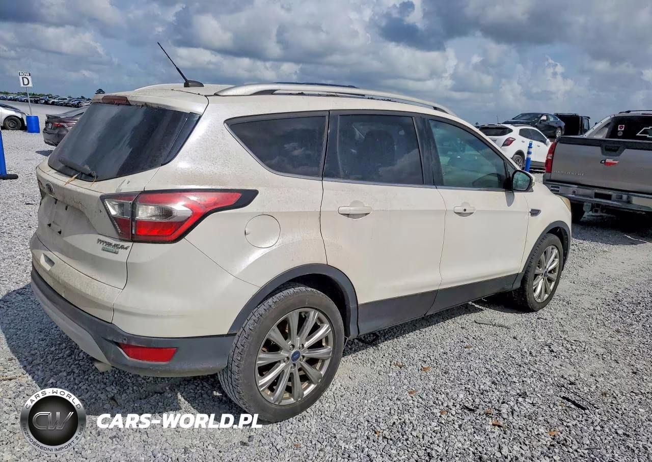 2017 Ford Escape Titanium VIN:1FMCU0J9XHUA26247 - 3