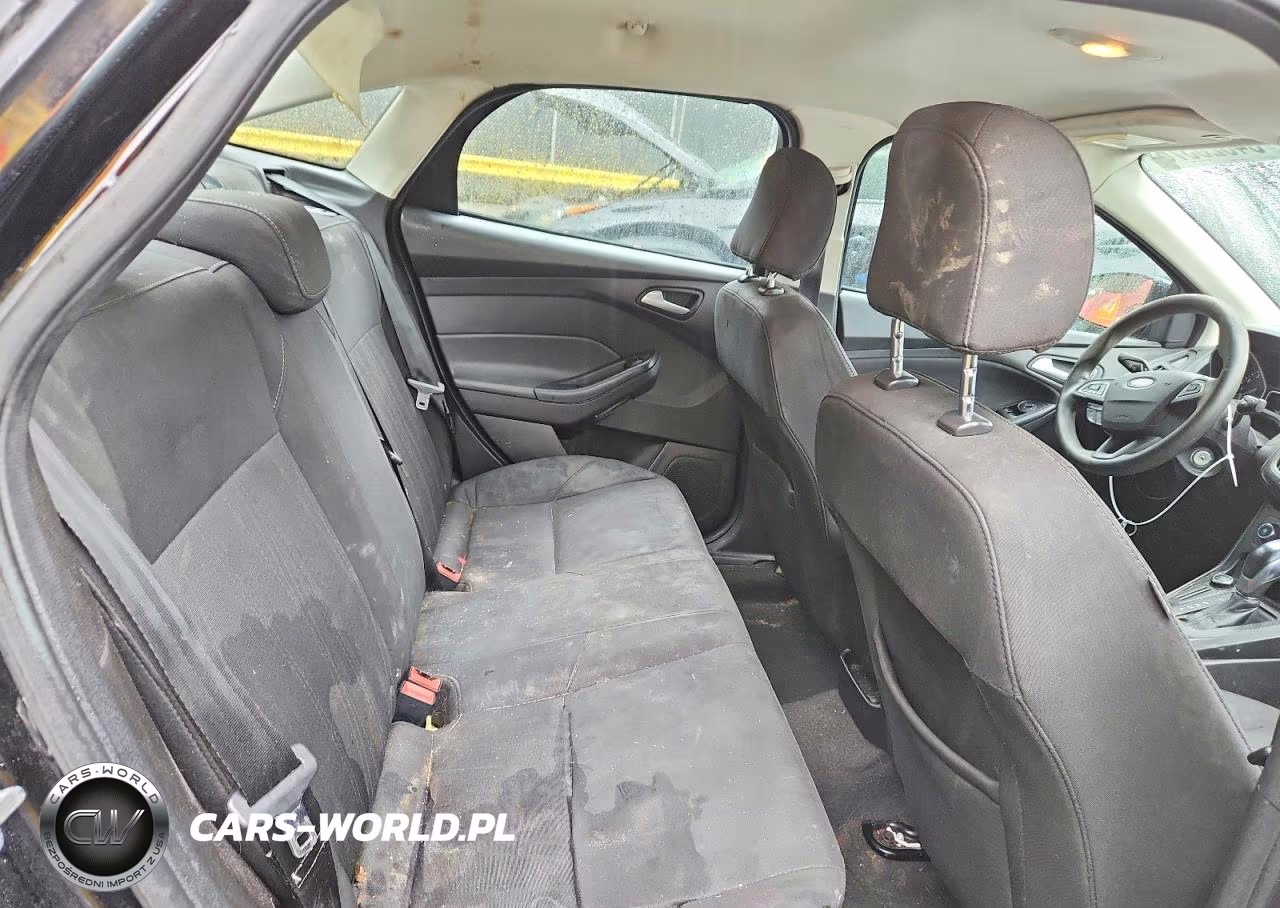 2016 Ford Focus VIN:1FADP3F20GL402865 - 10