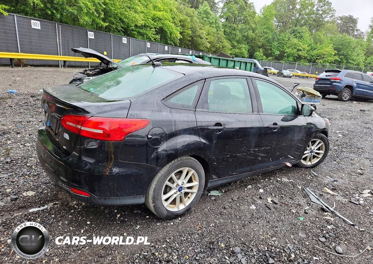 2016 Ford Focus VIN:1FADP3F20GL402865 - 3