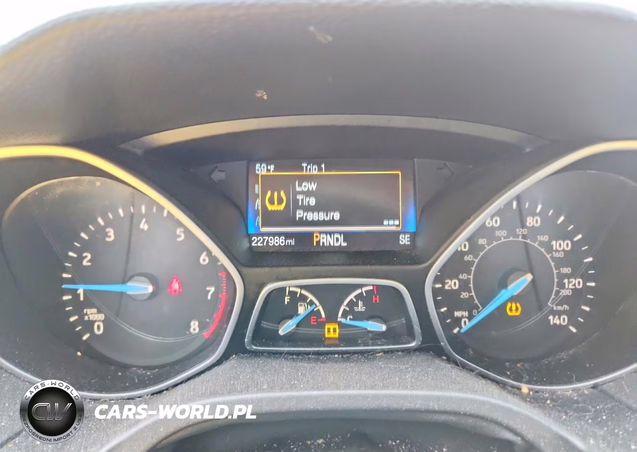 2016 Ford Focus VIN:1FADP3F20GL402865 - 9