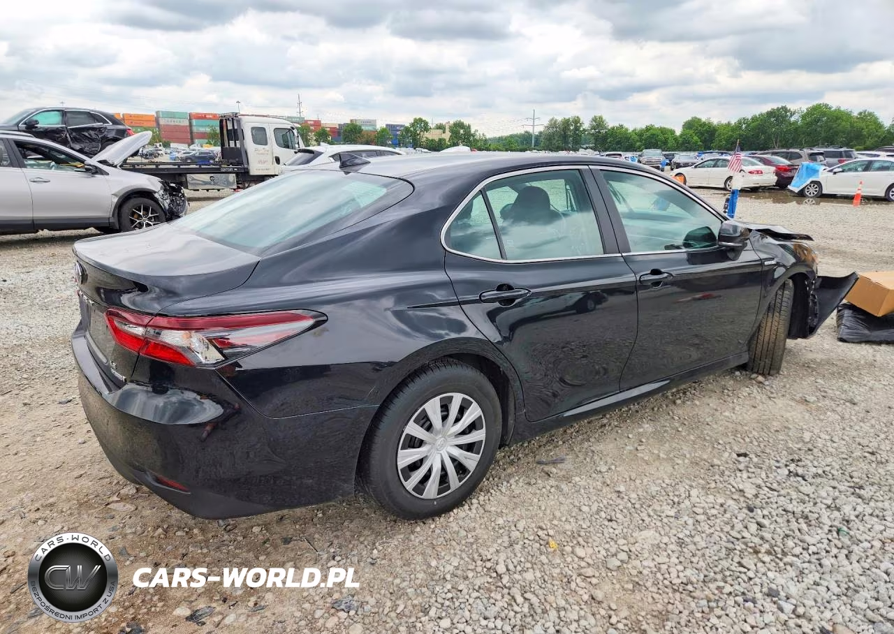 2021 Toyota Camry Le VIN:4T1C31AK7MU022405 - 3