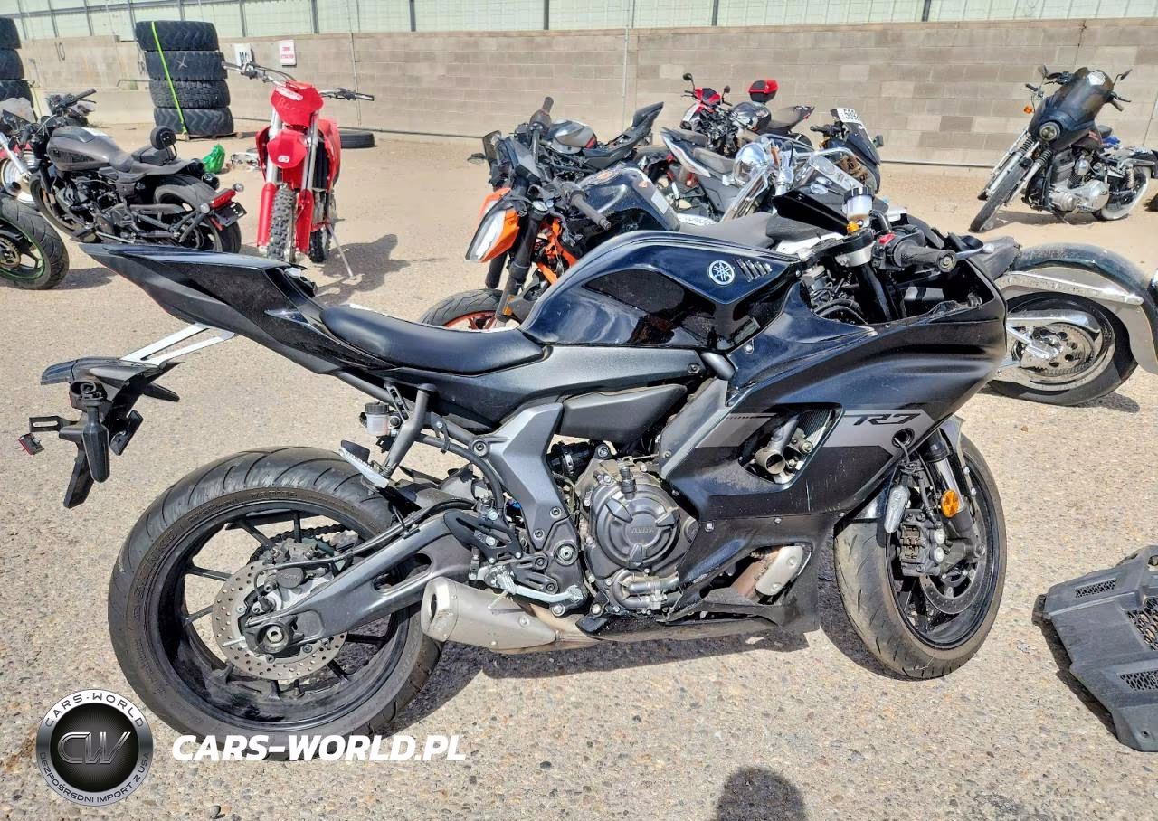 2025 Yamaha Yzfr7