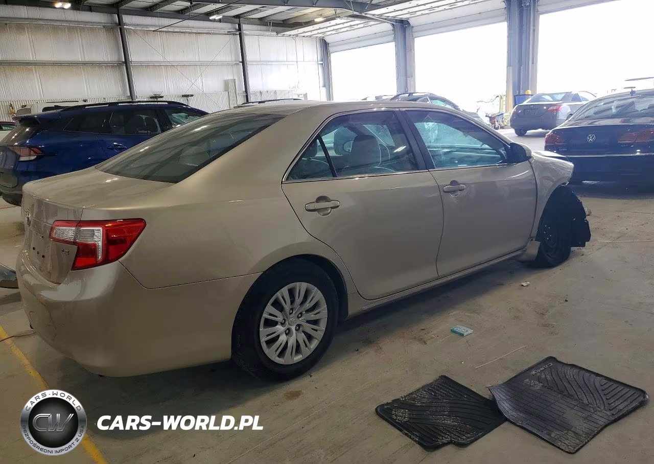 2014 Toyota Camry Le VIN:4T1BF1FK3EU843840 - 3