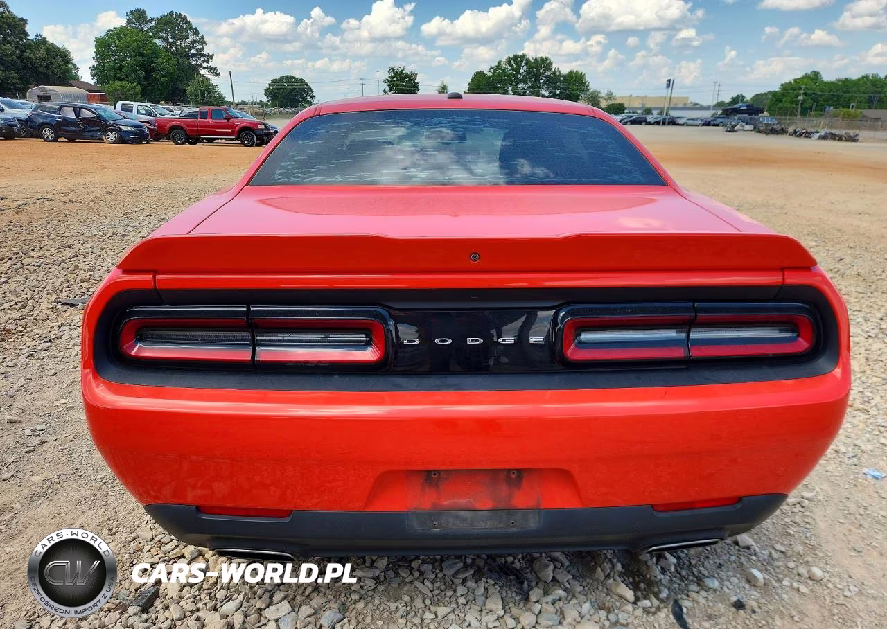 2018 Dodge Challenger Sxt VIN:2C3CDZAG5JH246643 - 6