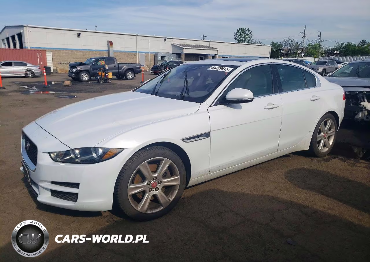 2017 Jaguar Xe Prestige