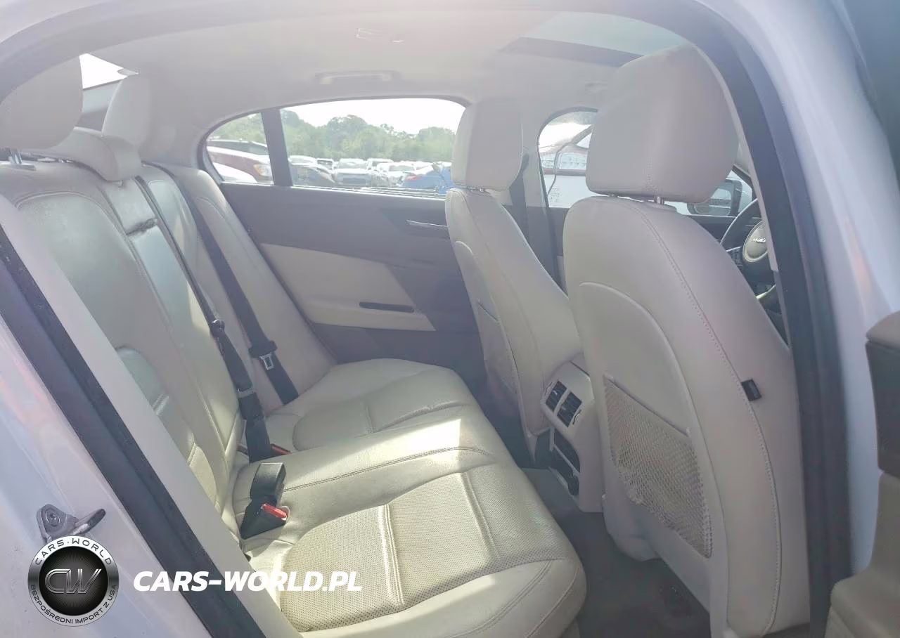 2017 Jaguar Xe Prestige VIN:SAJAK4BN9HA971696 - 10