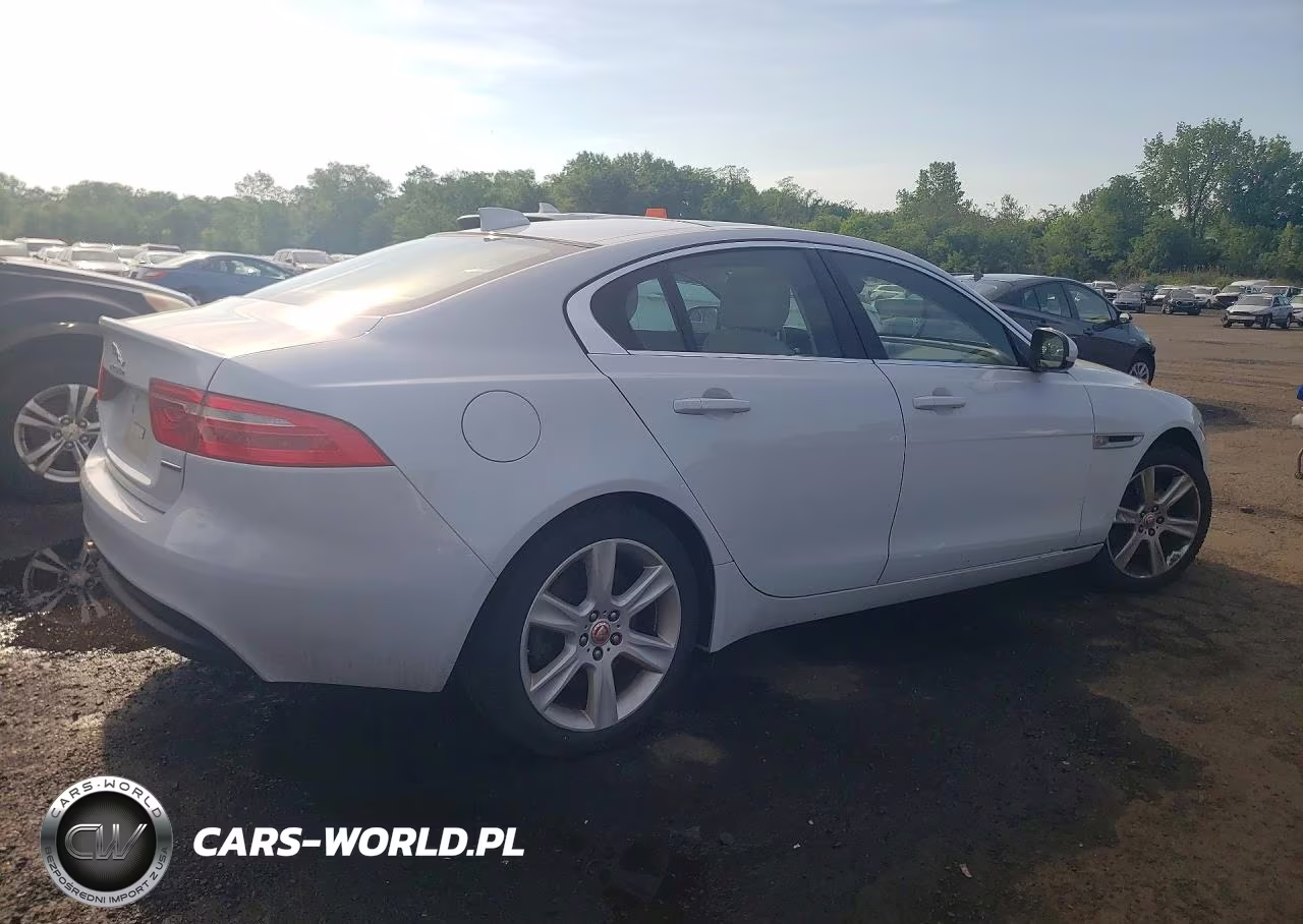 2017 Jaguar Xe Prestige VIN:SAJAK4BN9HA971696 - 3