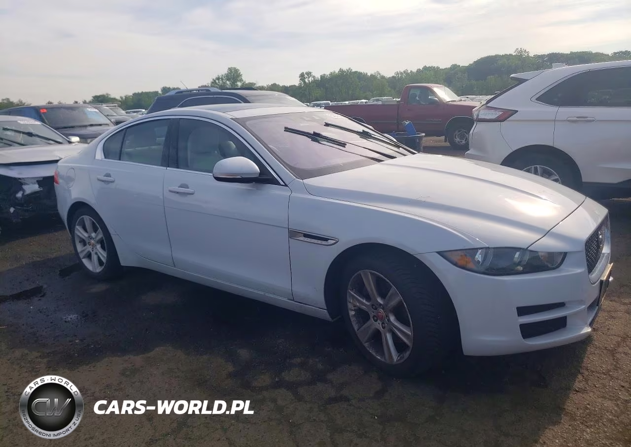 2017 Jaguar Xe Prestige VIN:SAJAK4BN9HA971696 - 4
