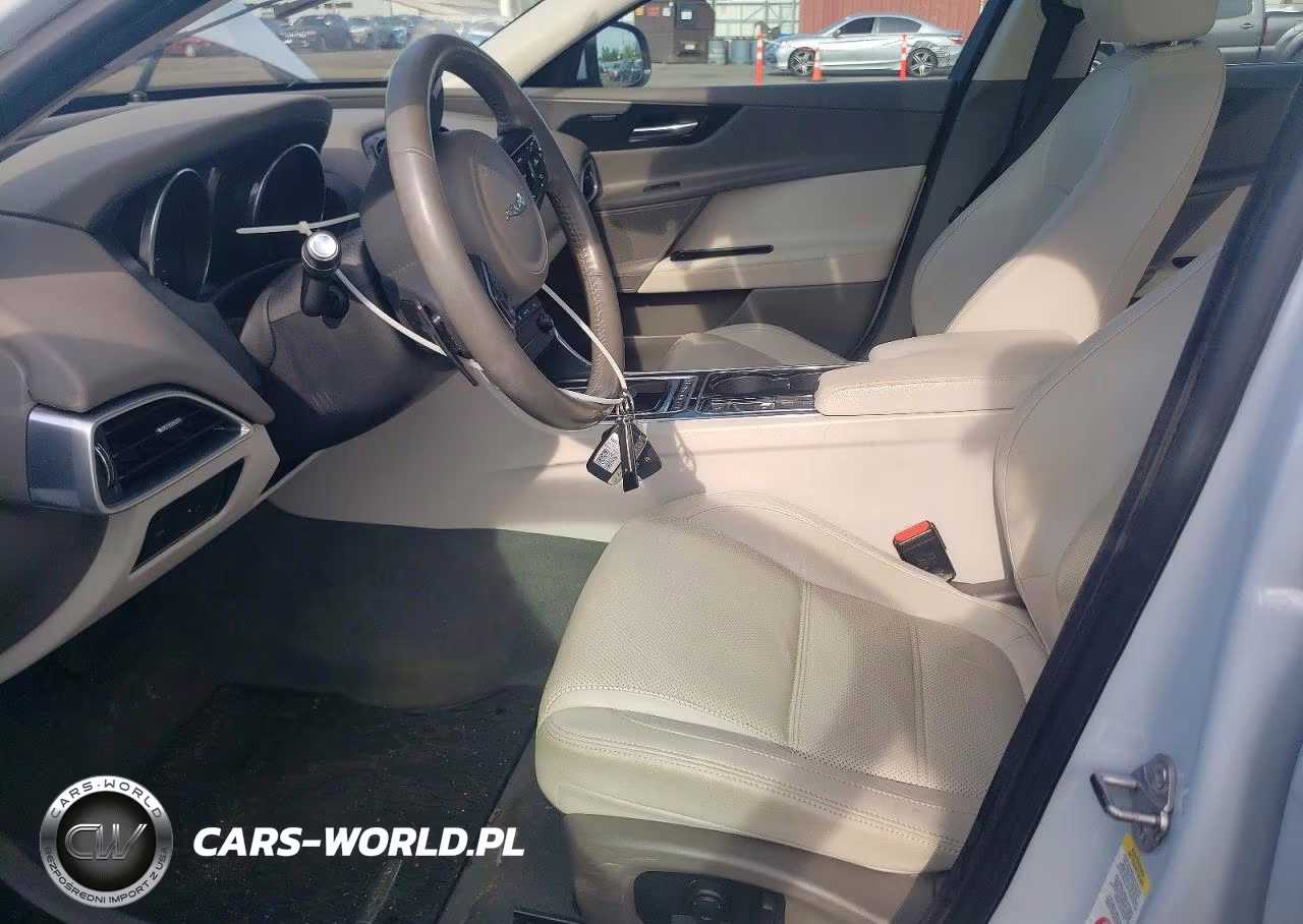 2017 Jaguar Xe Prestige VIN:SAJAK4BN9HA971696 - 7