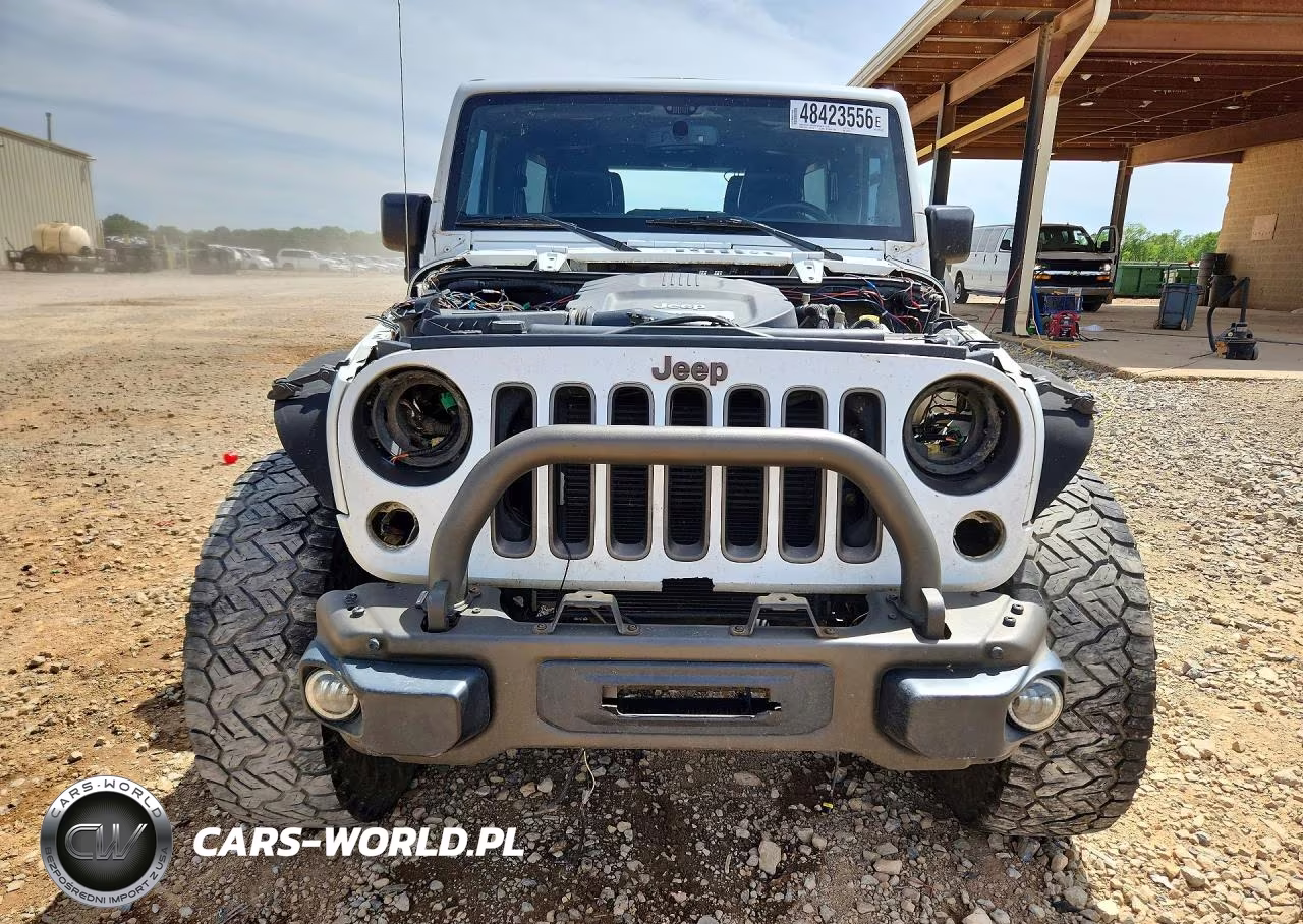 2016 Jeep Wrangler Unlimited Sahara VIN:1C4BJWEG2GL338183 - 5