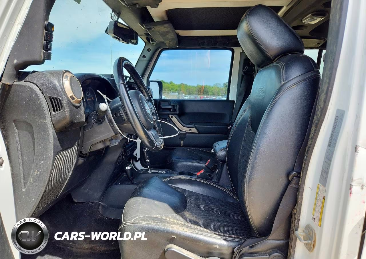 2016 Jeep Wrangler Unlimited Sahara VIN:1C4BJWEG2GL338183 - 7