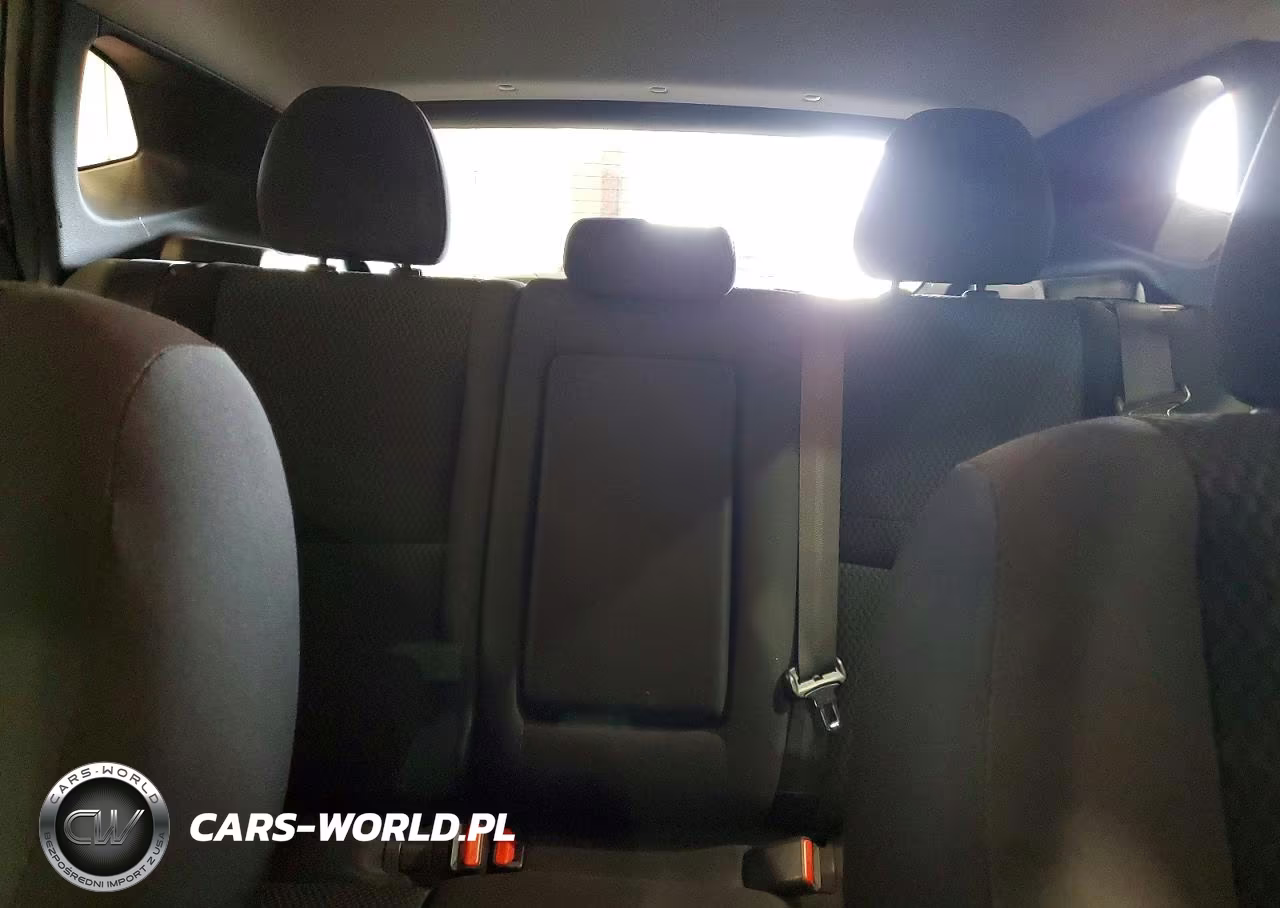 2017 Nissan Rogue Sport S VIN:JN1BJ1CRXHW105579 - 10
