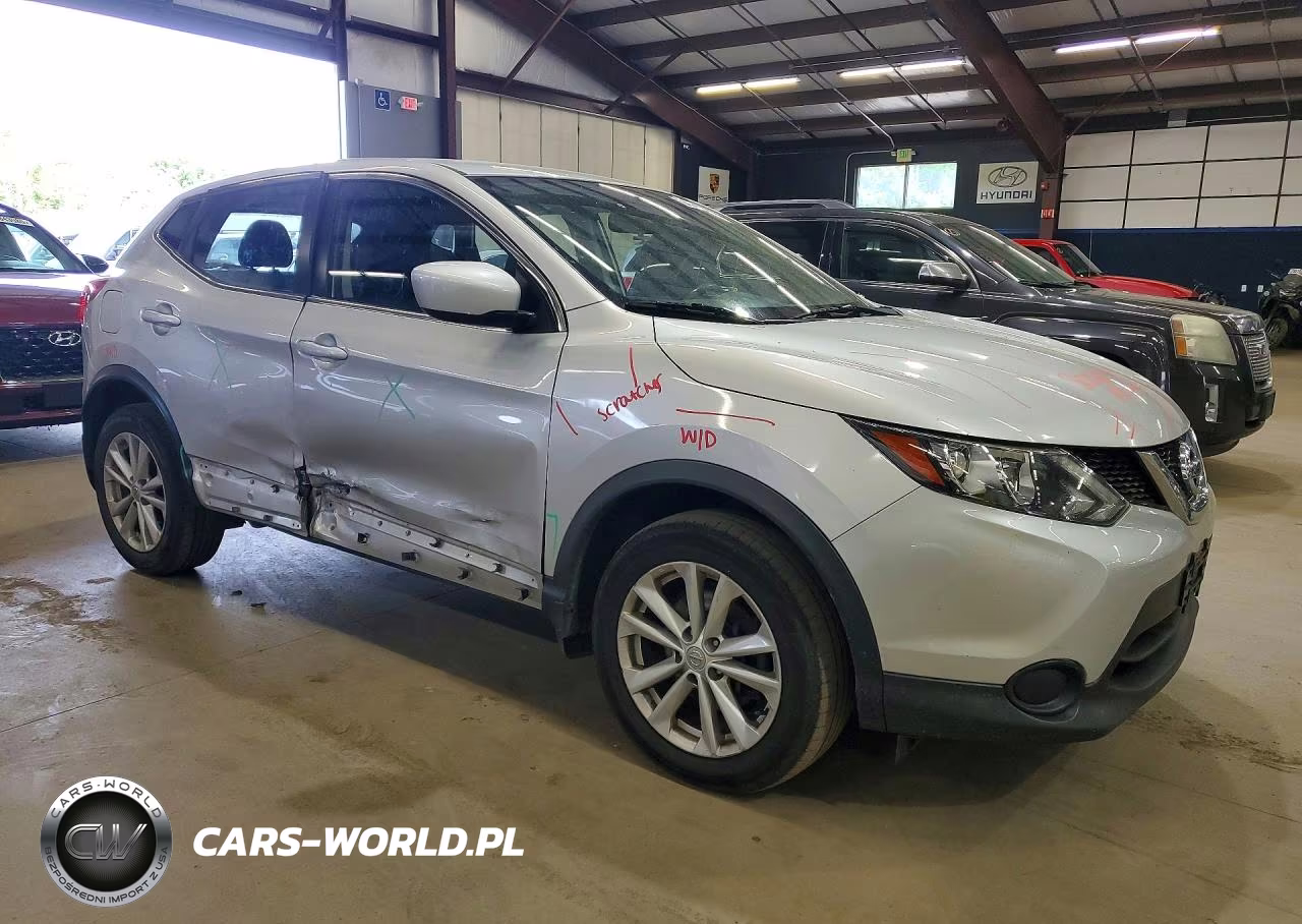 2017 Nissan Rogue Sport S VIN:JN1BJ1CRXHW105579 - 4