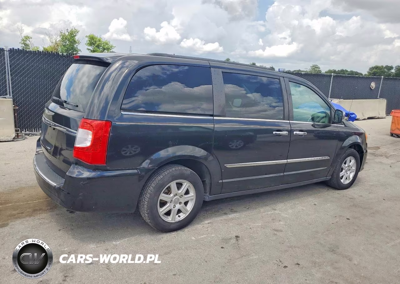 2012 Chrysler Town & Country Touring VIN:2C4RC1BG3CR281896 - 3