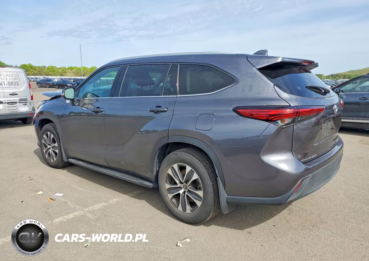 2022 Toyota Highlander Xle VIN:5TDGZRBH7NS571596 - 2