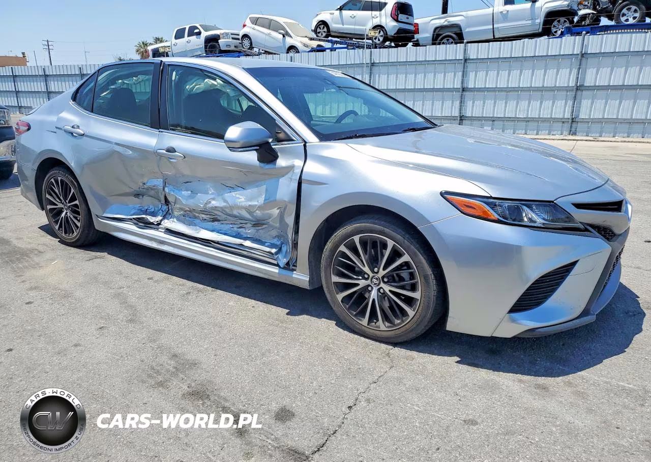 2018 Toyota Camry Se VIN:JTNB11HK8J3047385 - 4
