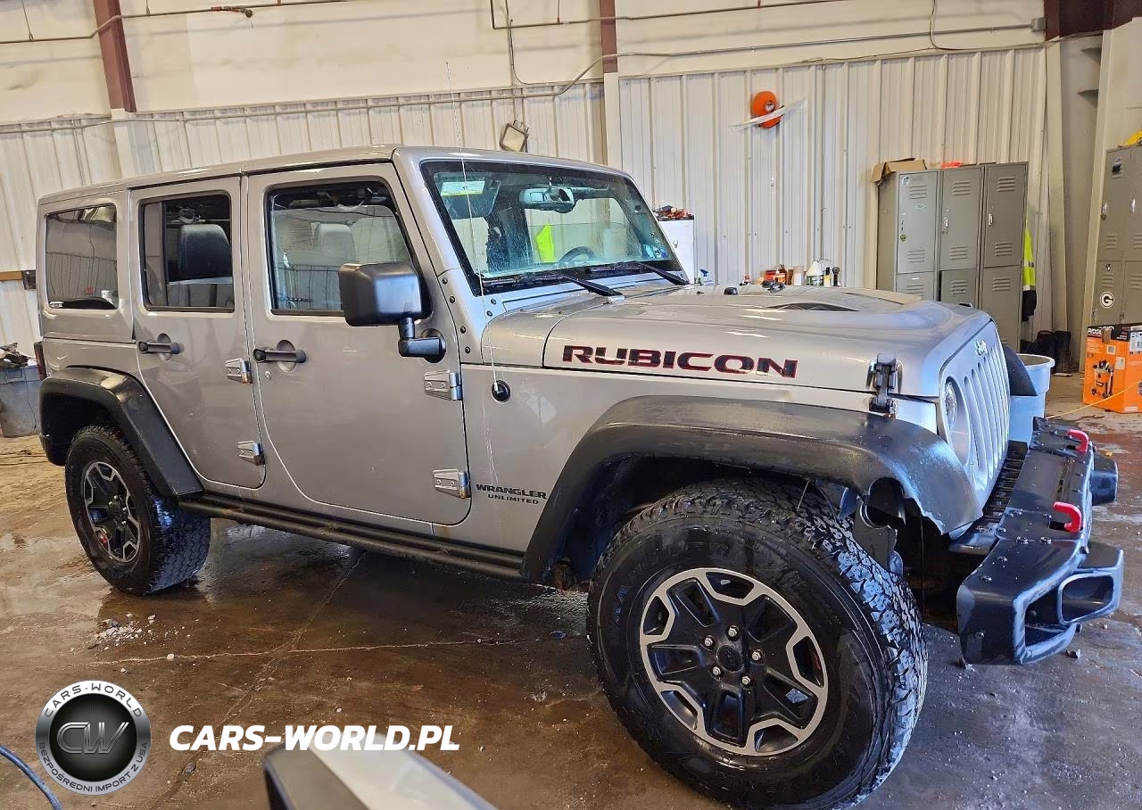 2015 Jeep Wrangler Unlimited Rubicon VIN:1C4BJWFG9FL766412 - 4