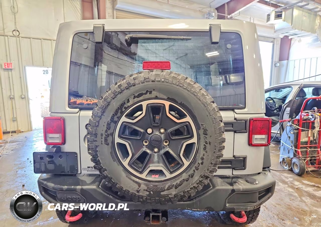 2015 Jeep Wrangler Unlimited Rubicon VIN:1C4BJWFG9FL766412 - 6