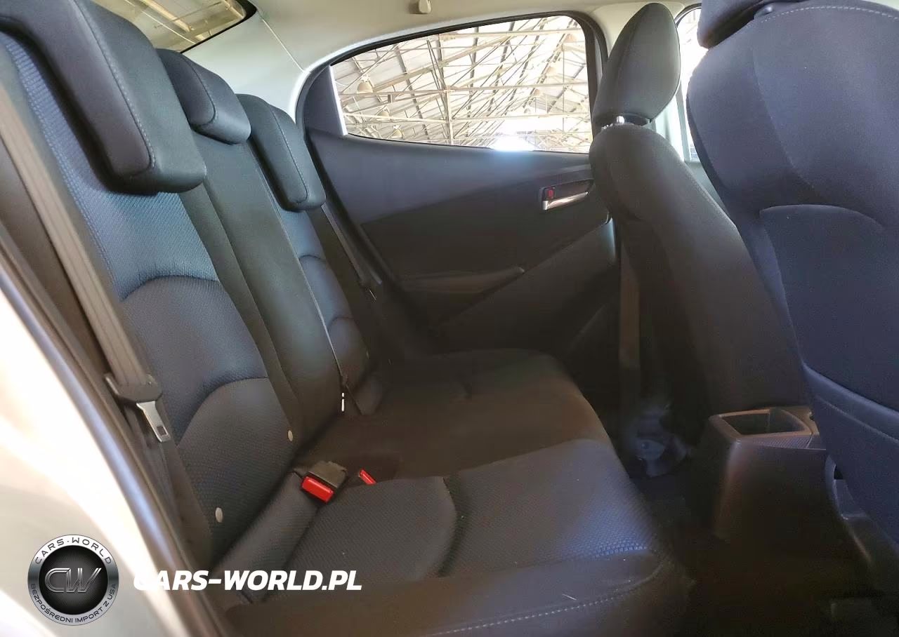 2018 Toyota Yaris Ia Base VIN:3MYDLBYV3JY309779 - 10