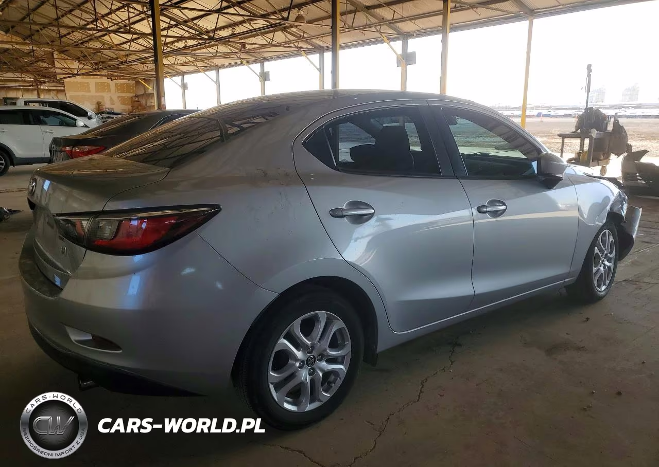 2018 Toyota Yaris Ia Base VIN:3MYDLBYV3JY309779 - 3
