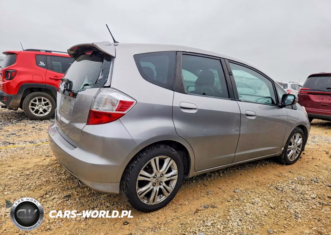 2010 Honda Fit Sport VIN:JHMGE8H41AS001023 - 3