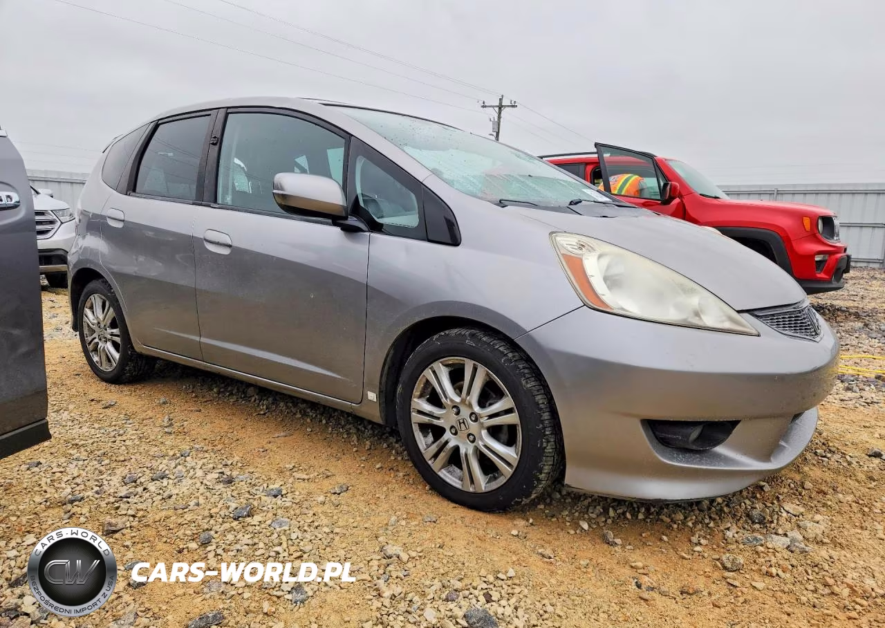 2010 Honda Fit Sport VIN:JHMGE8H41AS001023 - 4