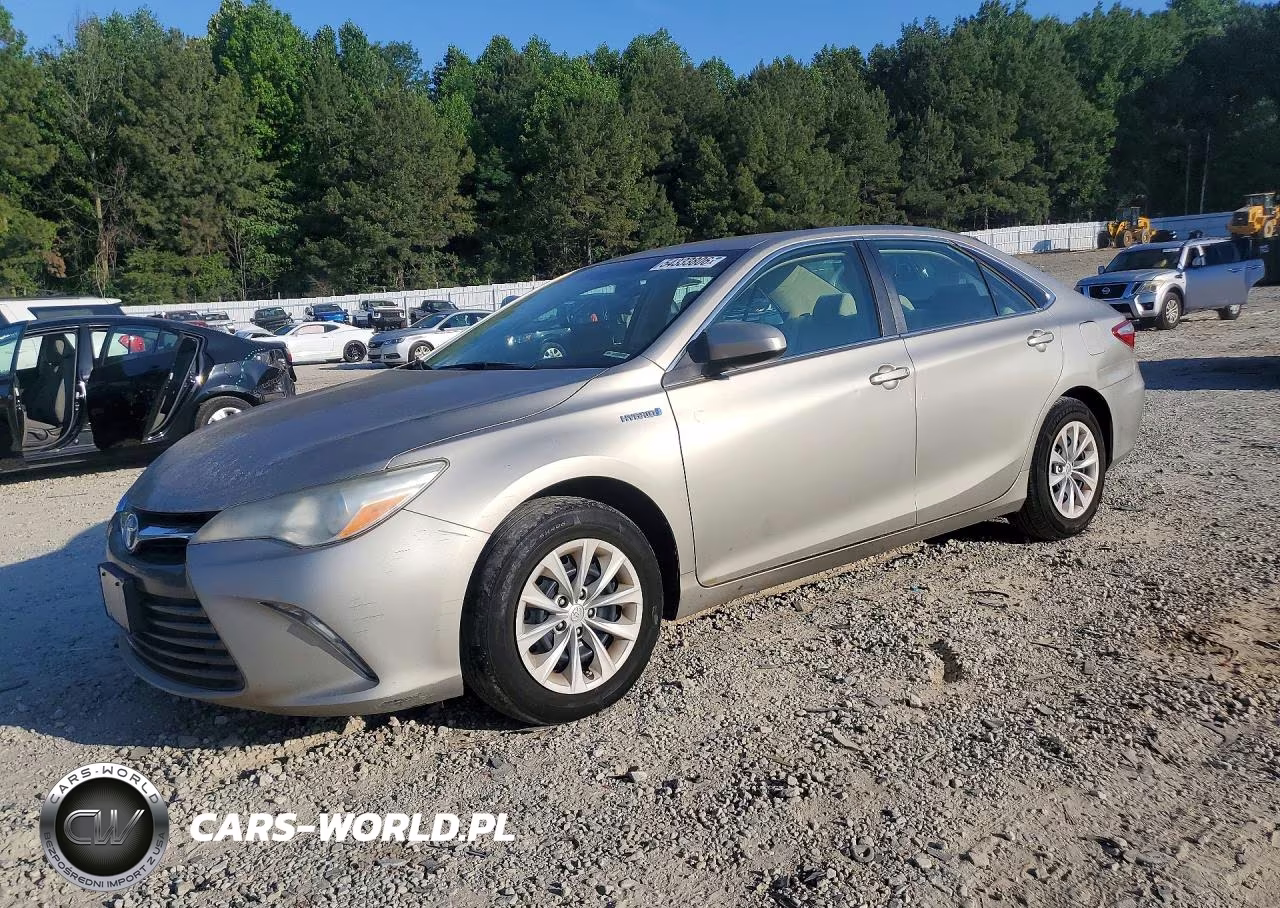 2015 Toyota Camry Hybrid Le – zdjęcie 1 z 12