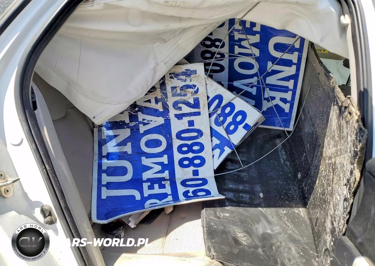 2019 Honda Insight Touring VIN:19XZE4F90KE026887 - 10