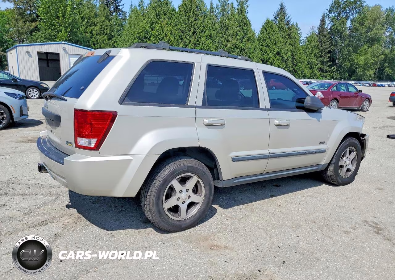2007 Jeep Grand Cherokee Laredo VIN:1J8HR48P67C620645 - 3