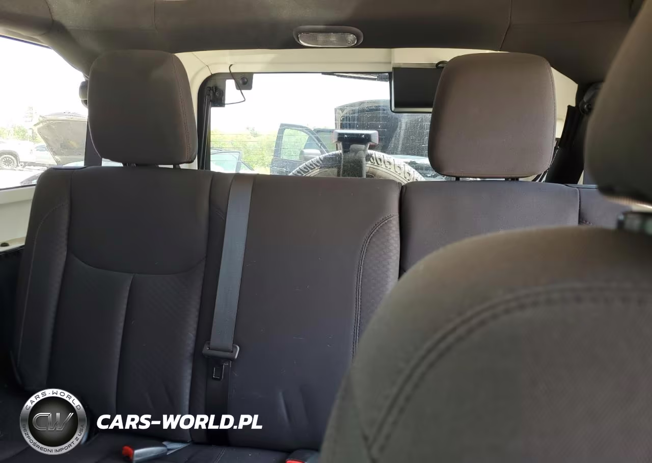 2018 Jeep Wrangler Unlimited Sport VIN:1C4BJWDG0JL883629 - 10