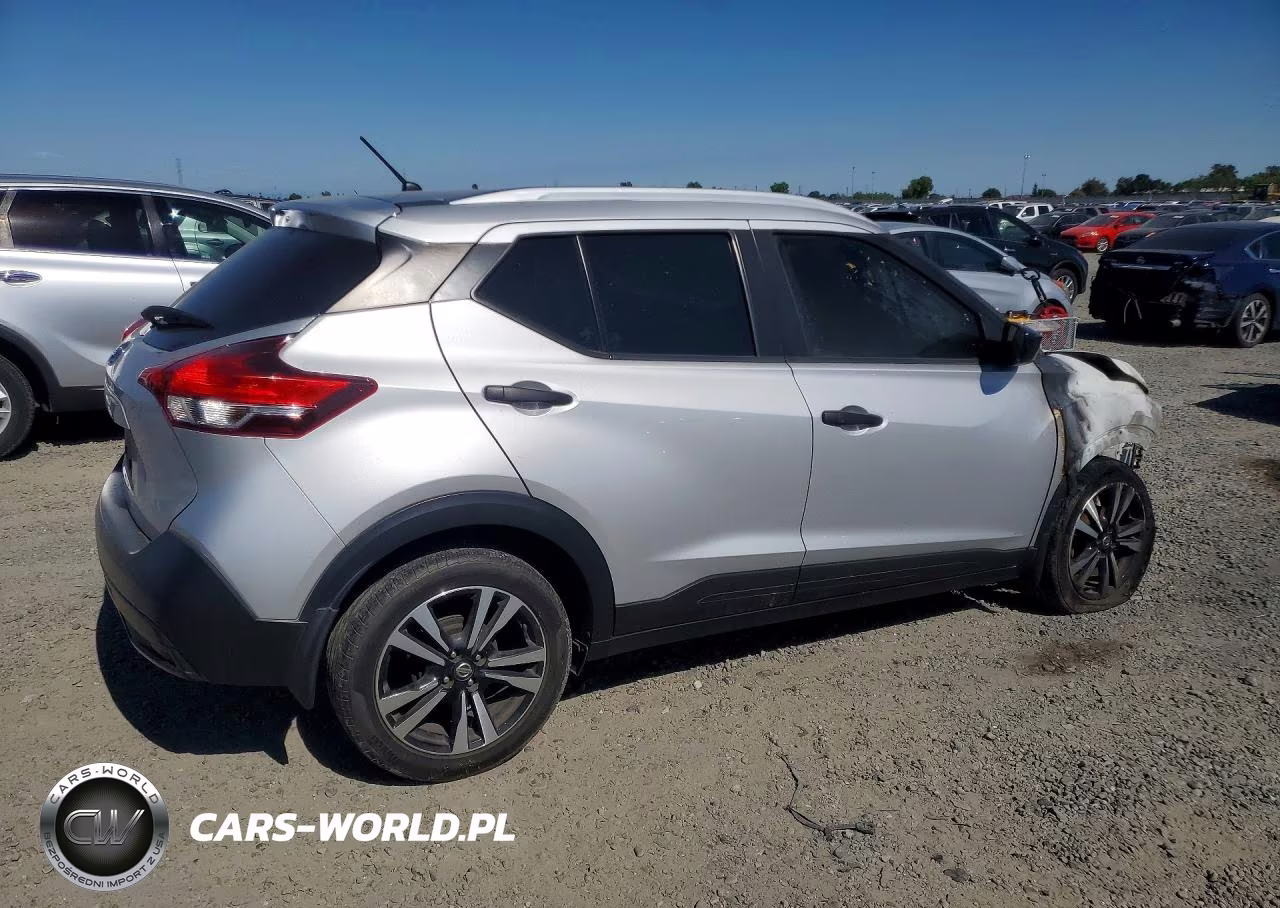 2019 Nissan Kicks S VIN:3N1CP5CU7KL492944 - 3