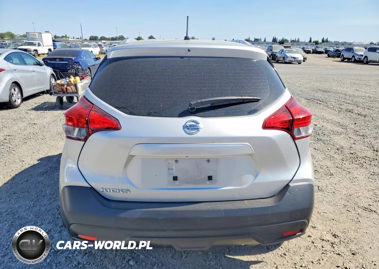 2019 Nissan Kicks S VIN:3N1CP5CU7KL492944 - 6