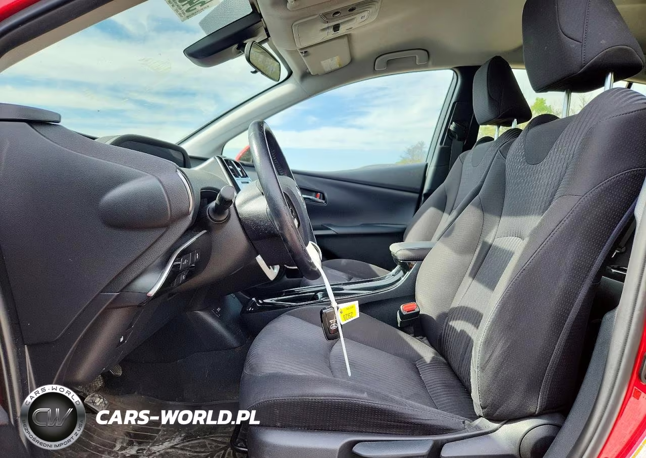 2018 Toyota Prius Prime Plus VIN:JTDKARFP0J3077952 - 7