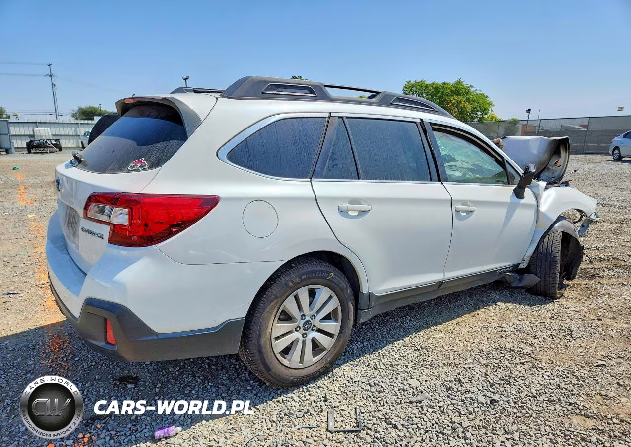 2018 Subaru Outback 2.5I VIN:4S4BSAAC6J3229537 - 3