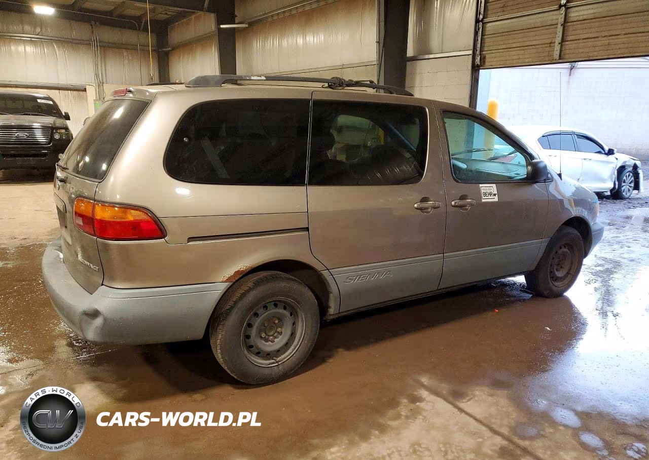 1999 Toyota Sienna Ce VIN:4T3ZF19C0XU131881 - 3