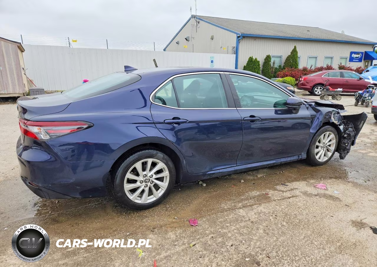 2021 Toyota Camry Le VIN:4T1C11AK6MU521086 - 3