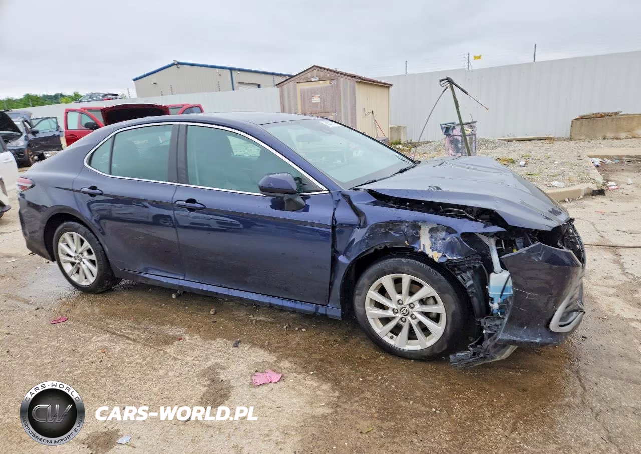 2021 Toyota Camry Le VIN:4T1C11AK6MU521086 - 4
