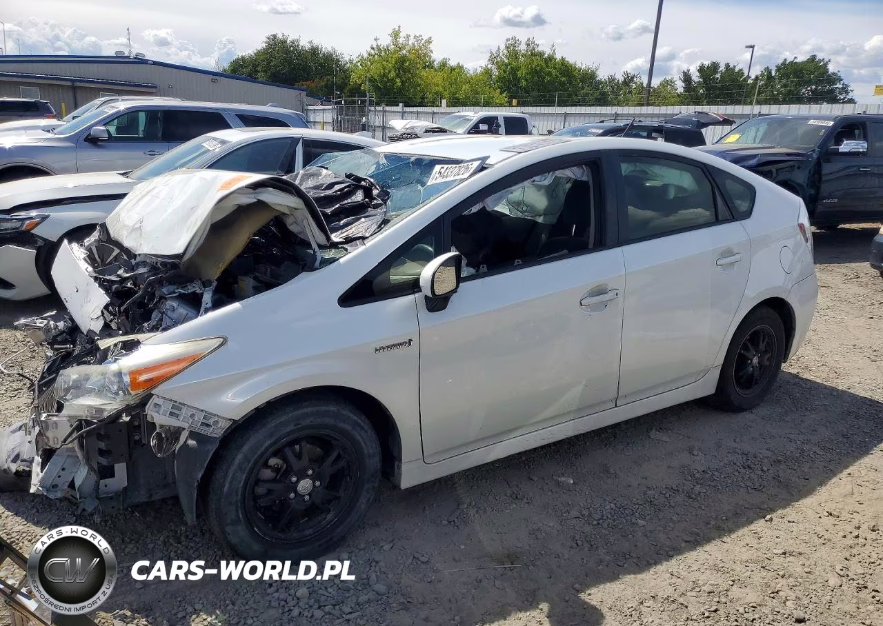 2015 Toyota Prius Two – zdjęcie 1 z 12